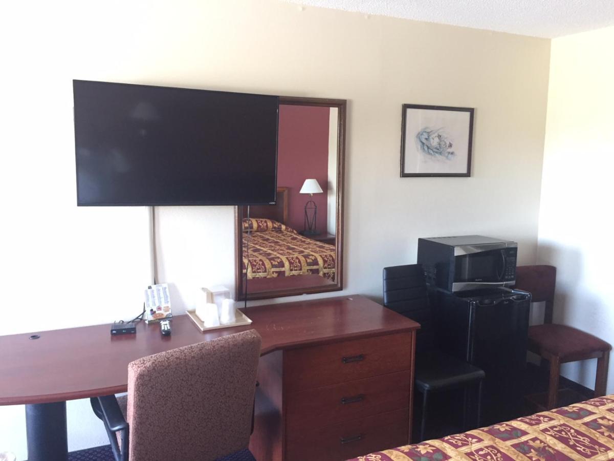 Exclusive Quarters Motel Cleveland Kültér fotó